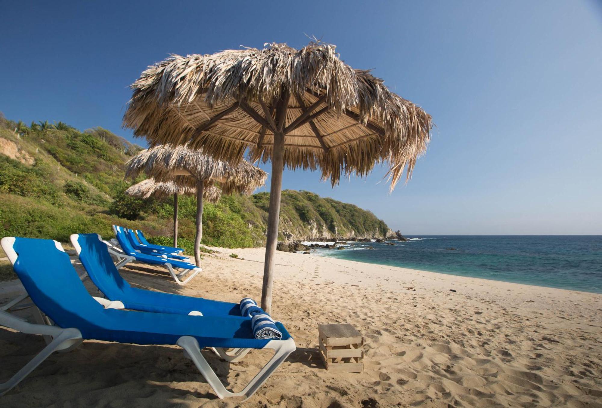 Manta Raya Hotel - Right On The Beach Cuatunalco Zewnętrze zdjęcie