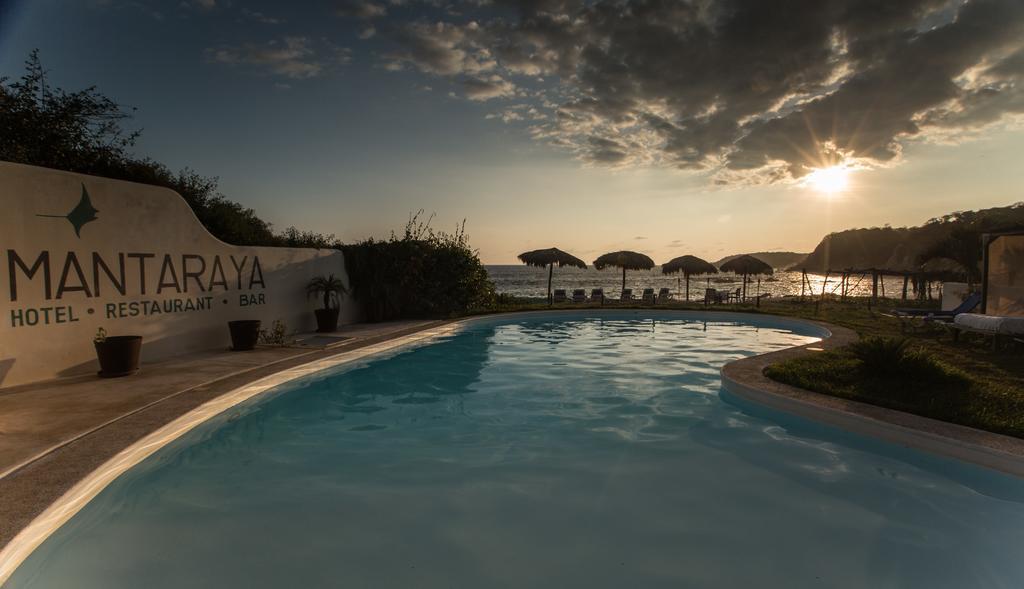 Manta Raya Hotel - Right On The Beach Cuatunalco Zewnętrze zdjęcie