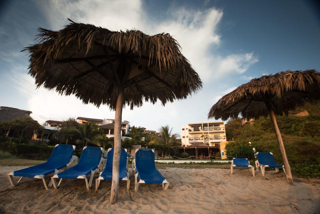 Manta Raya Hotel - Right On The Beach Cuatunalco Zewnętrze zdjęcie