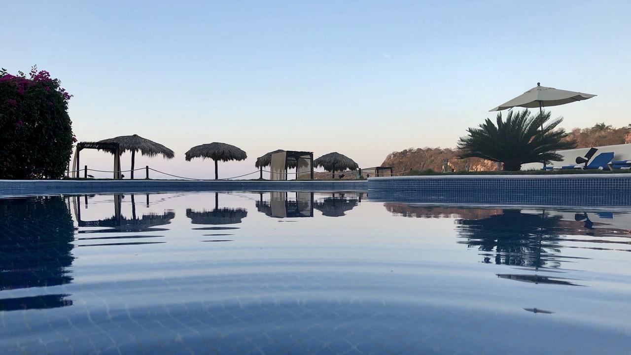 Manta Raya Hotel - Right On The Beach Cuatunalco Zewnętrze zdjęcie